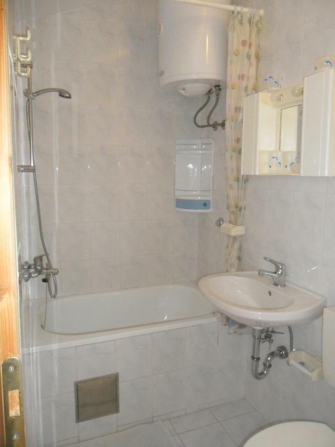 Apartments Simpa Njivice Luaran gambar